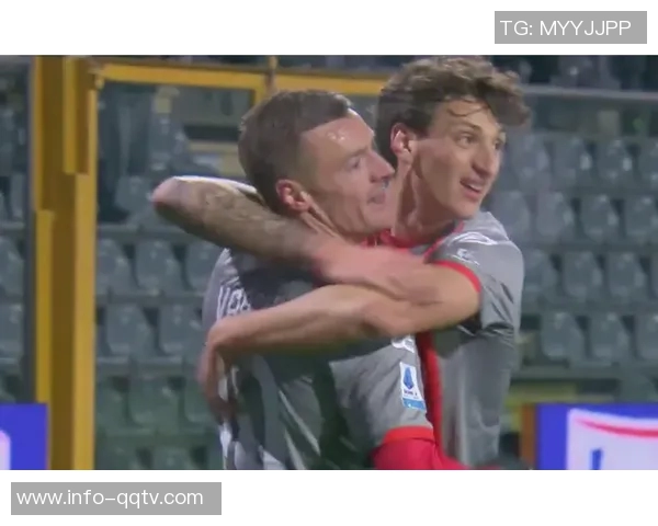 老兵不死！瓦尔迪荣获意甲11月最佳球员奖杯展现不凡实力